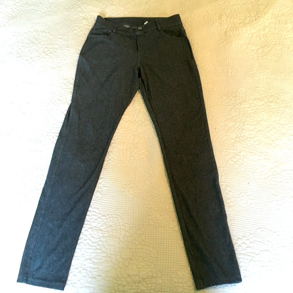 Gray skinny jeggings